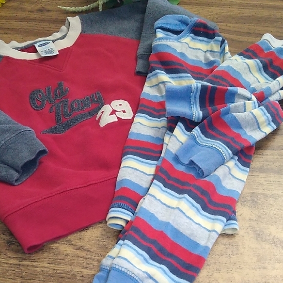 Old Navy Red Sweatshirt and Striped Pajama Set 18 Months - Picture 1 of 10
